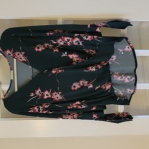 Vneck floral blouse